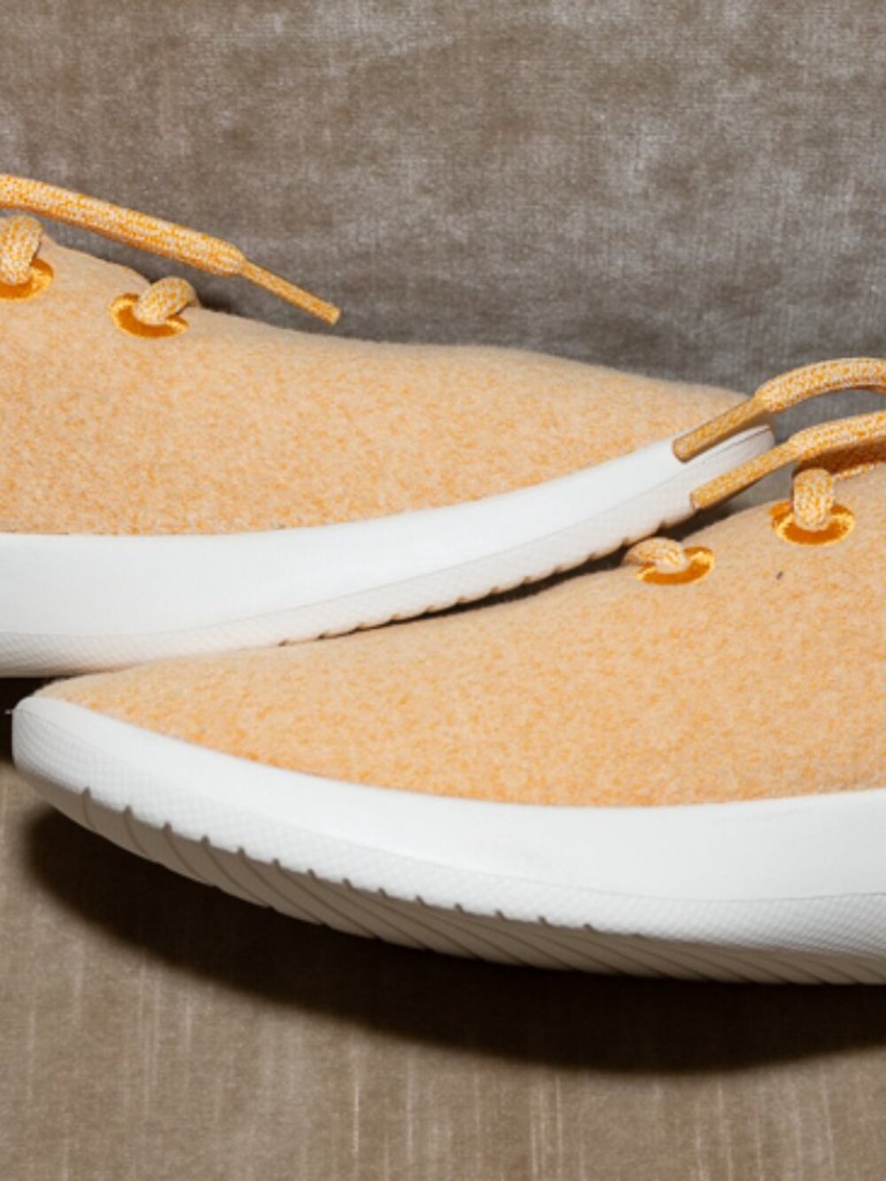 allbirds Wool Runner Shoes in Turk Honey, Size 9 - Picture 5 of 6